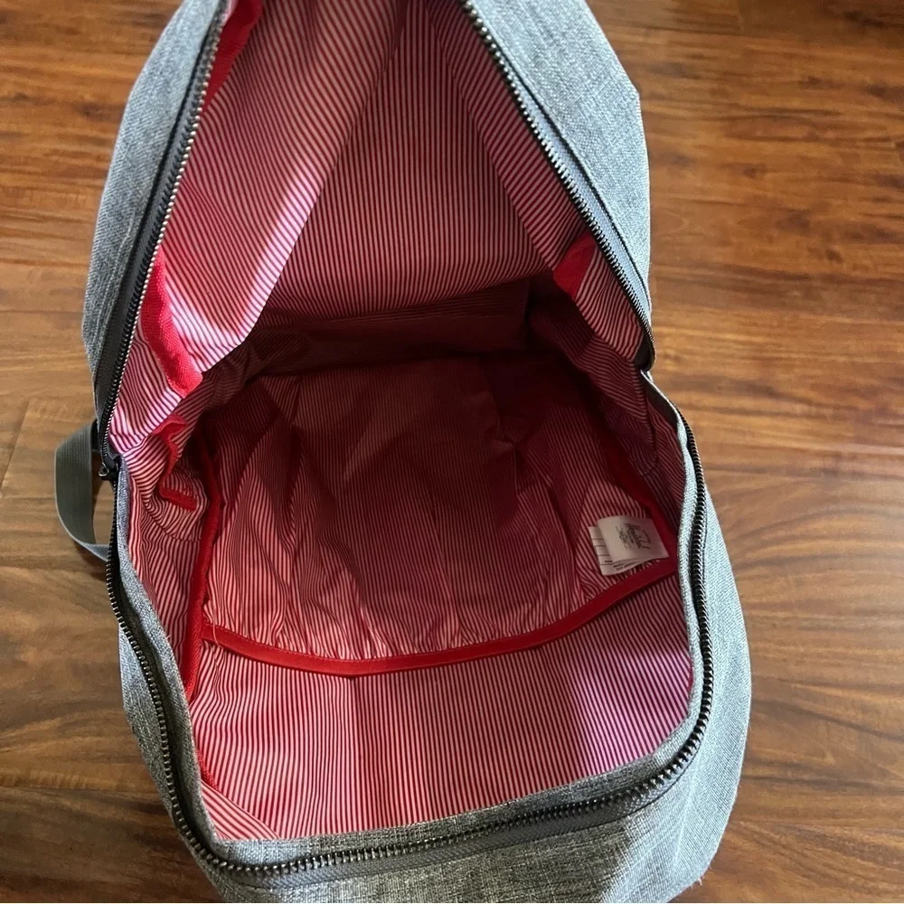 Hershel Settlement Backpack Mid-Volume 17L Light Gray Crosshatch